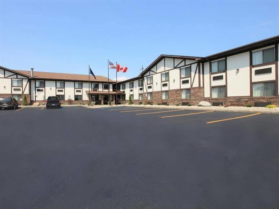 Americas Best Value Inn & Suites-Birch Run Exterior foto